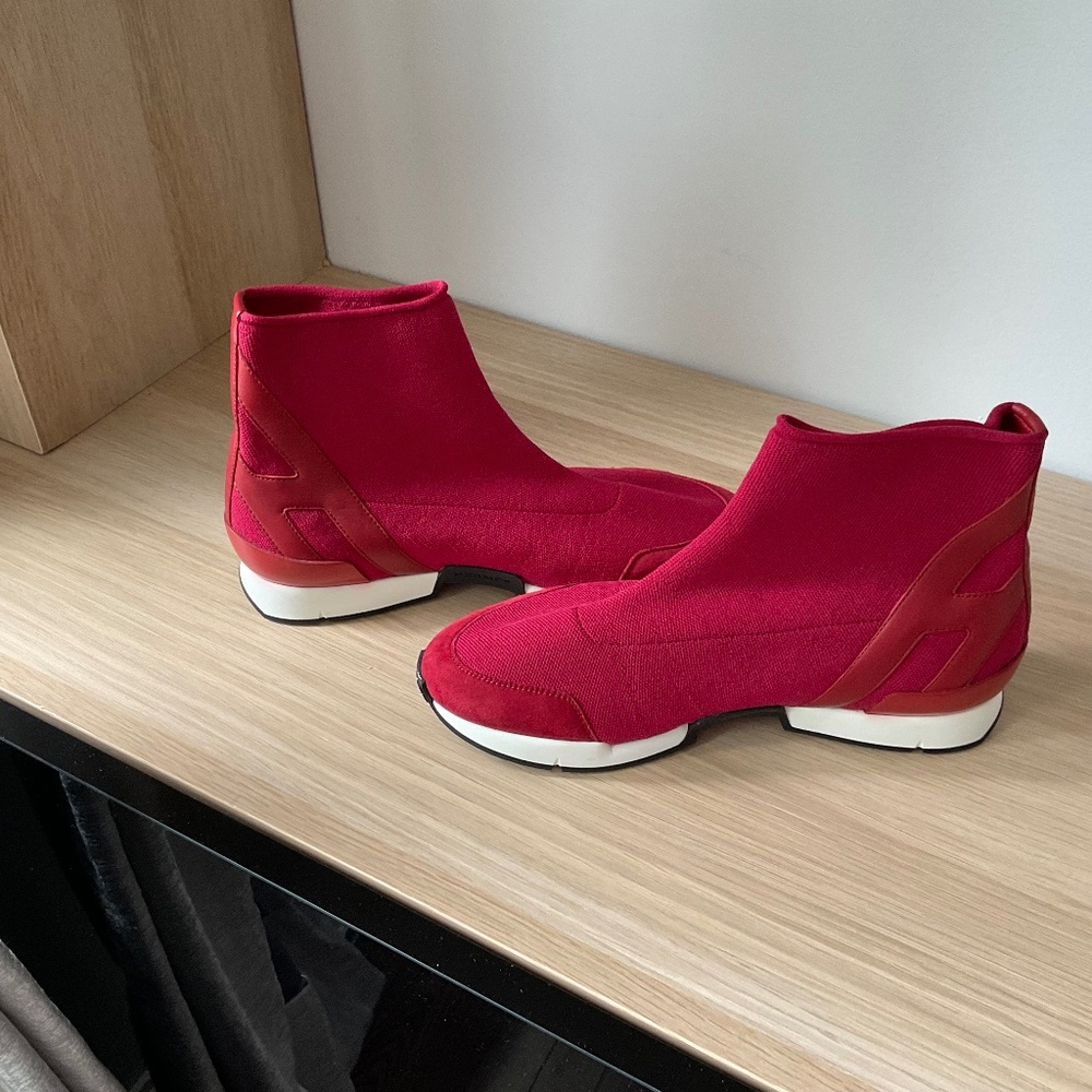 Hermes slip on ankle sneakers cherry red . Size 6 . New .